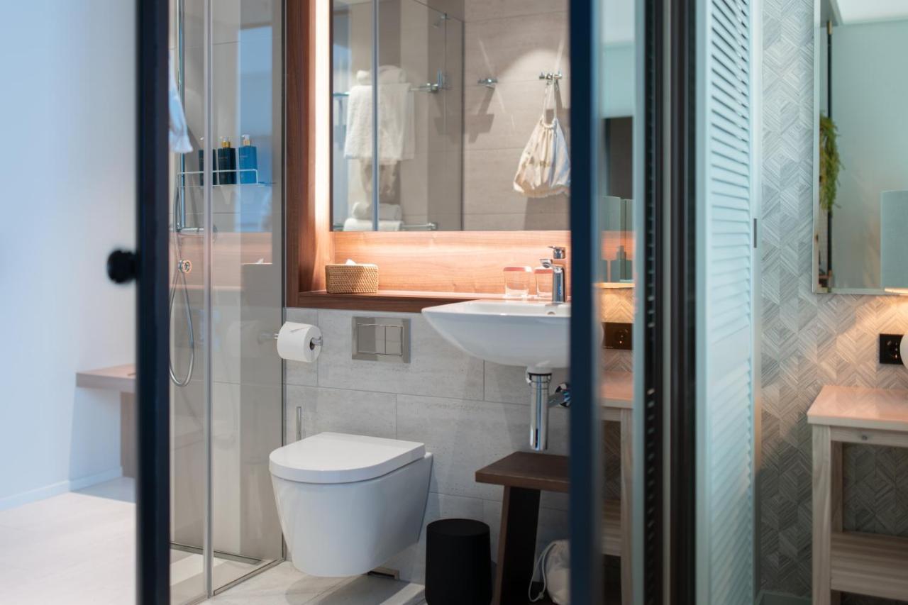 Hotel Riviera Мос Екстериор снимка