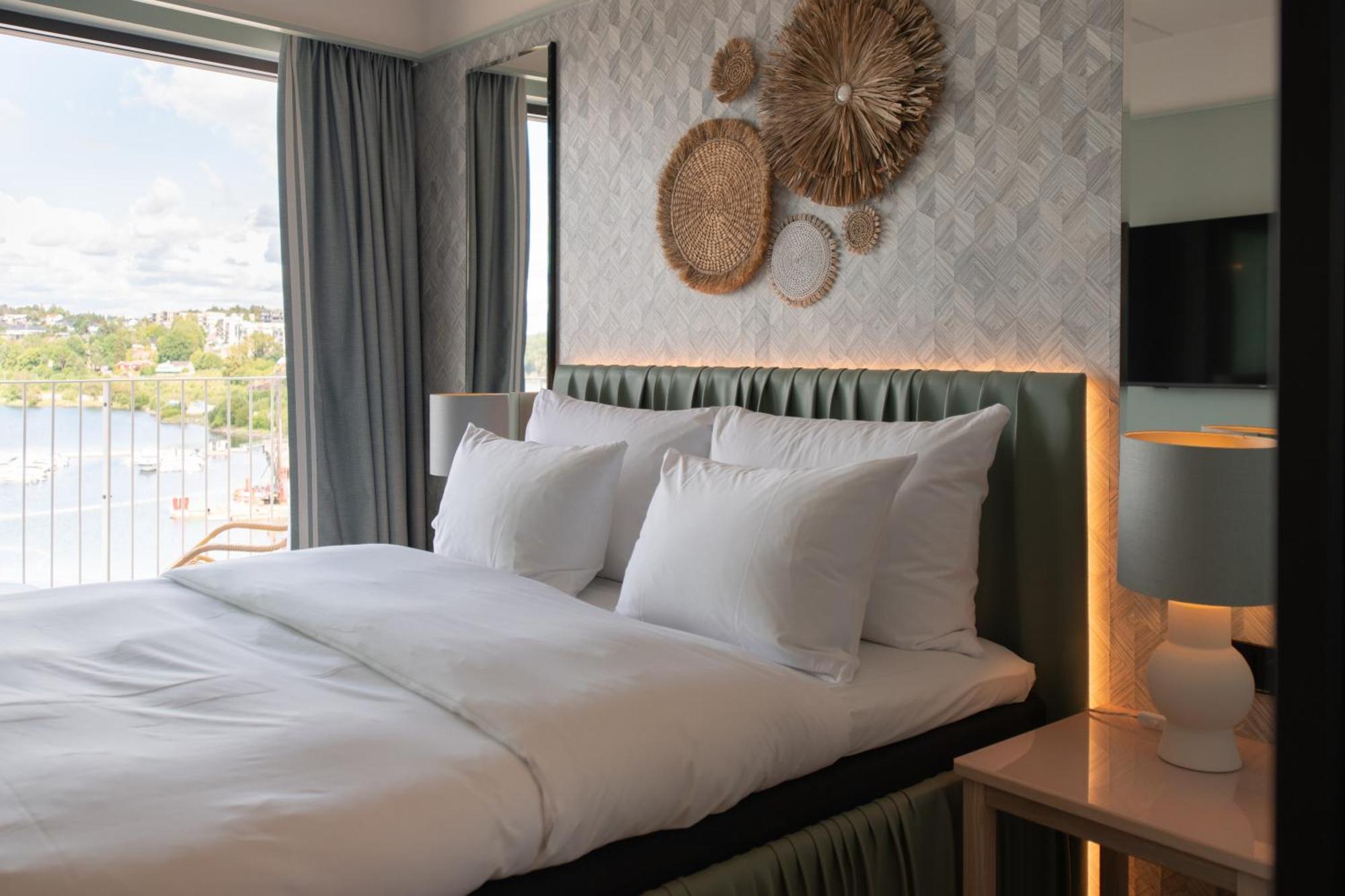Hotel Riviera Мос Екстериор снимка